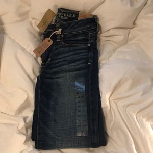 American Eagle Skinny Jeans -Low rise, stretch